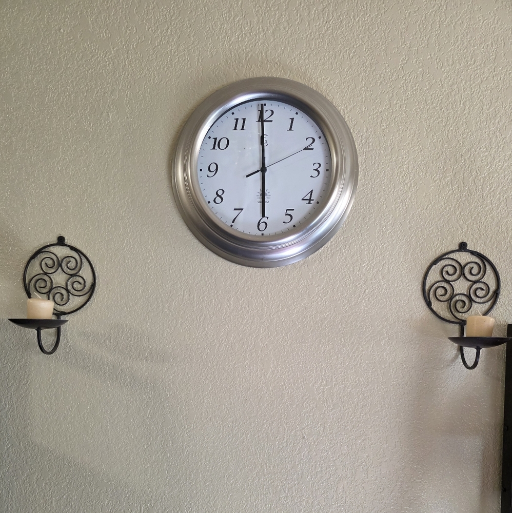 Set of 2 metal candle sconces